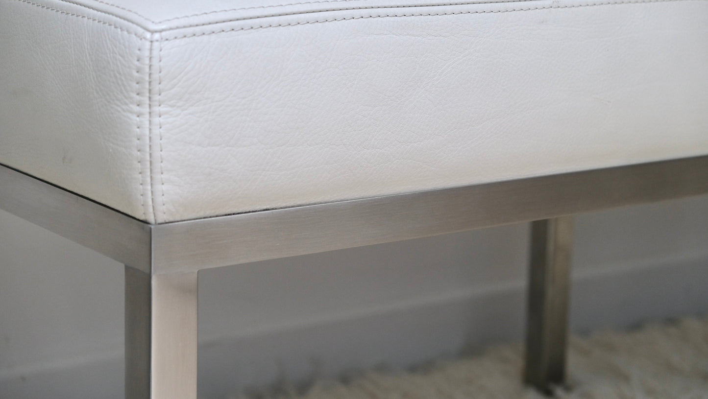 Grand banc en acier brossé 70's - Assise - La Nouvelle Galerie