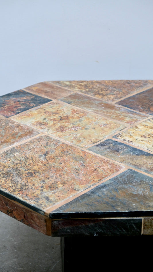 Table basse octogonale en pierre