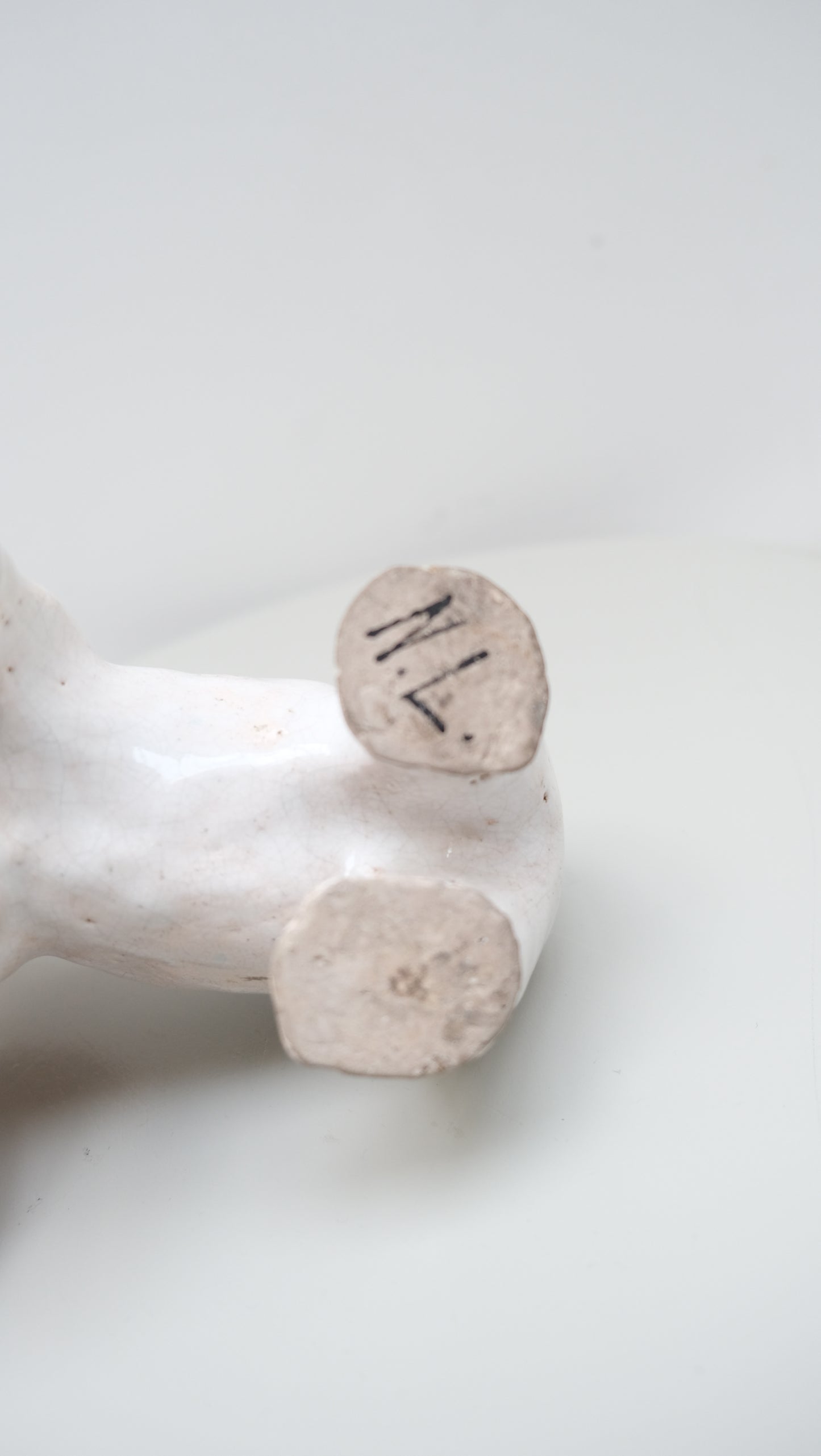 Ours blanc en céramique - Arts décoratifs - La Nouvelle Galerie