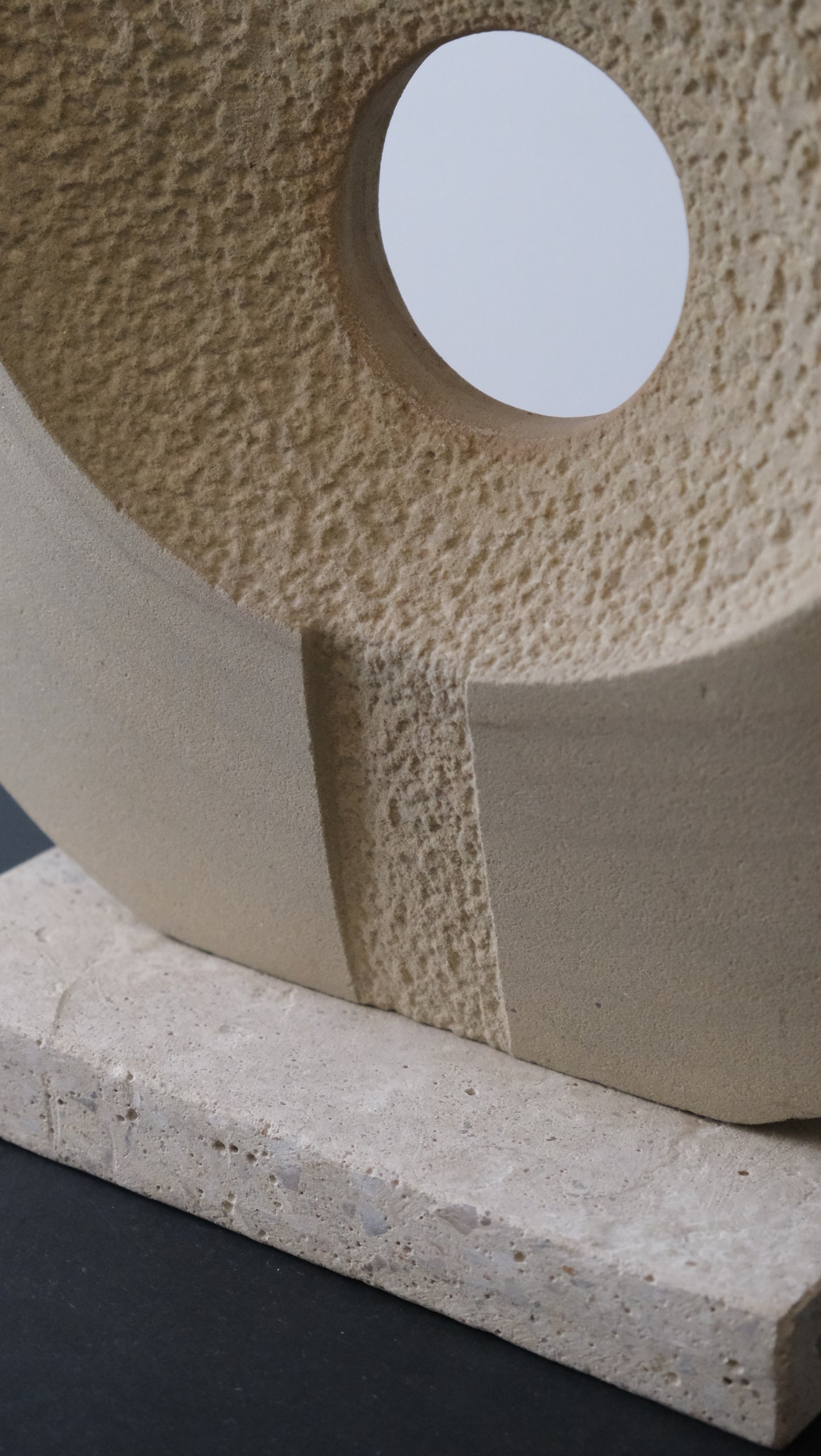 Sculpture en pierre calcaire 1970 - Arts décoratifs - La Nouvelle Galerie