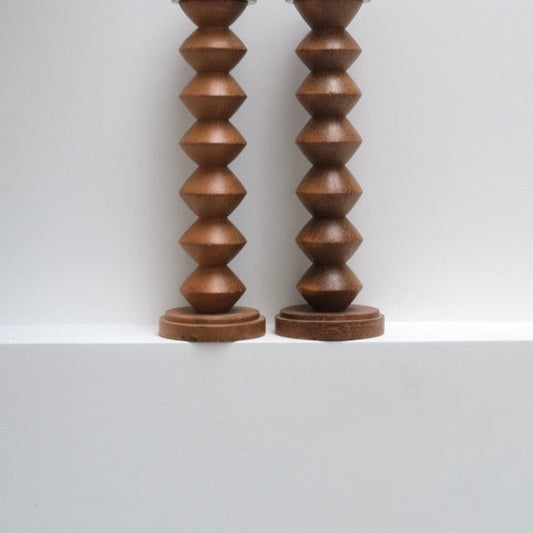 Paire de lampes totem en bois tourné - Arts décoratifs - La Nouvelle Galerie