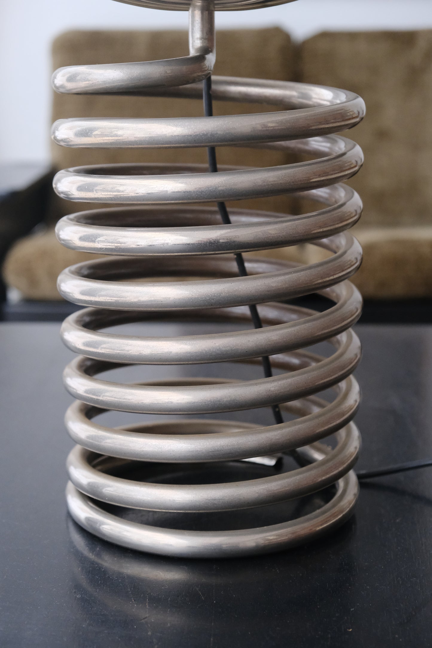Grande lampe spirale par Ingo Maurer - Luminaires - La Nouvelle Galerie