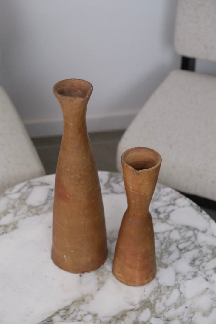 Paire de bouteilles en terre cuite - Arts décoratifs - La Nouvelle Galerie