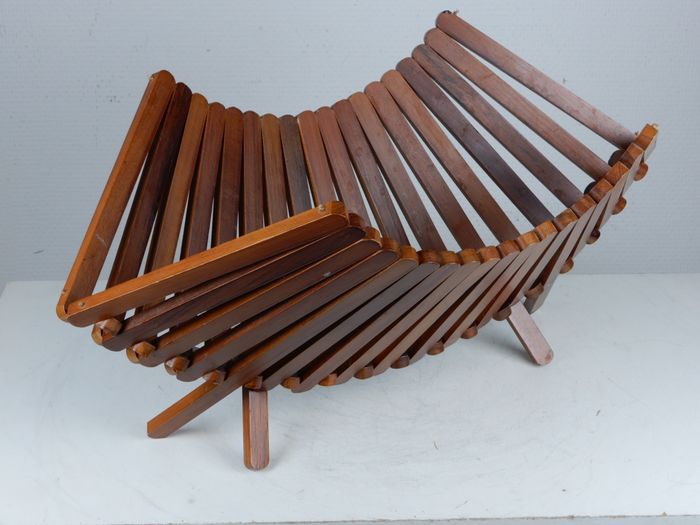 Présentoir en noyer articulé scandinave - Arts de la table - La Nouvelle Galerie