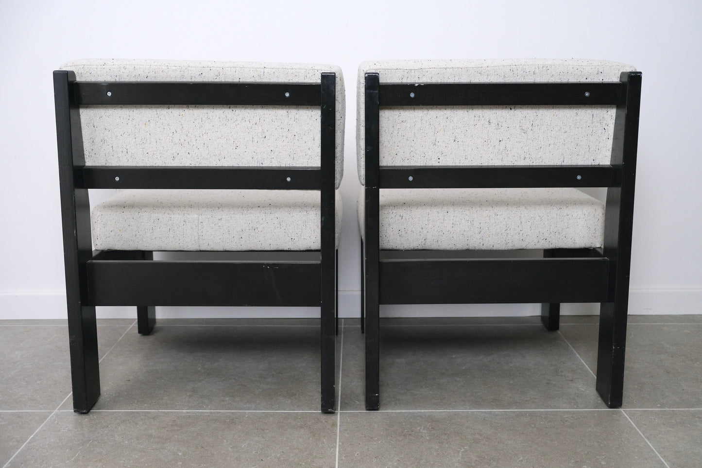  Paire de fauteuils en bois noir dlg de Tobia Scarpa - Assises - La Nouvelle Galerie