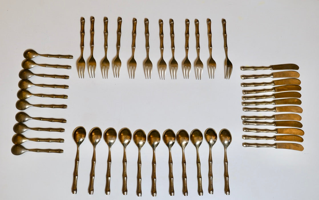 Service de 140 couverts en laiton années 70 - Objets décoratifs - La Nouvelle Galerie