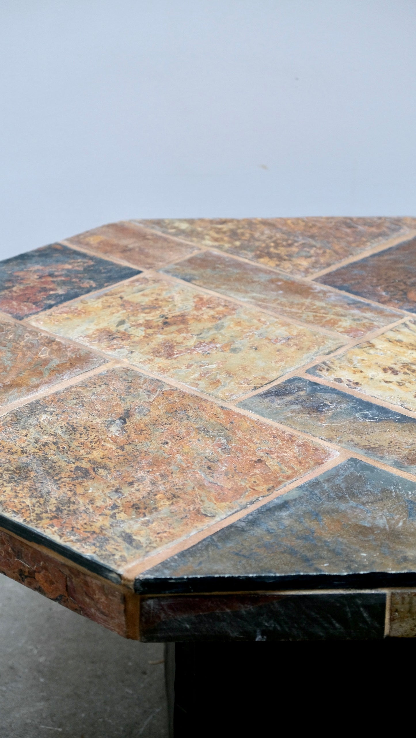 Table basse octogonale en pierre (RESERVEE)