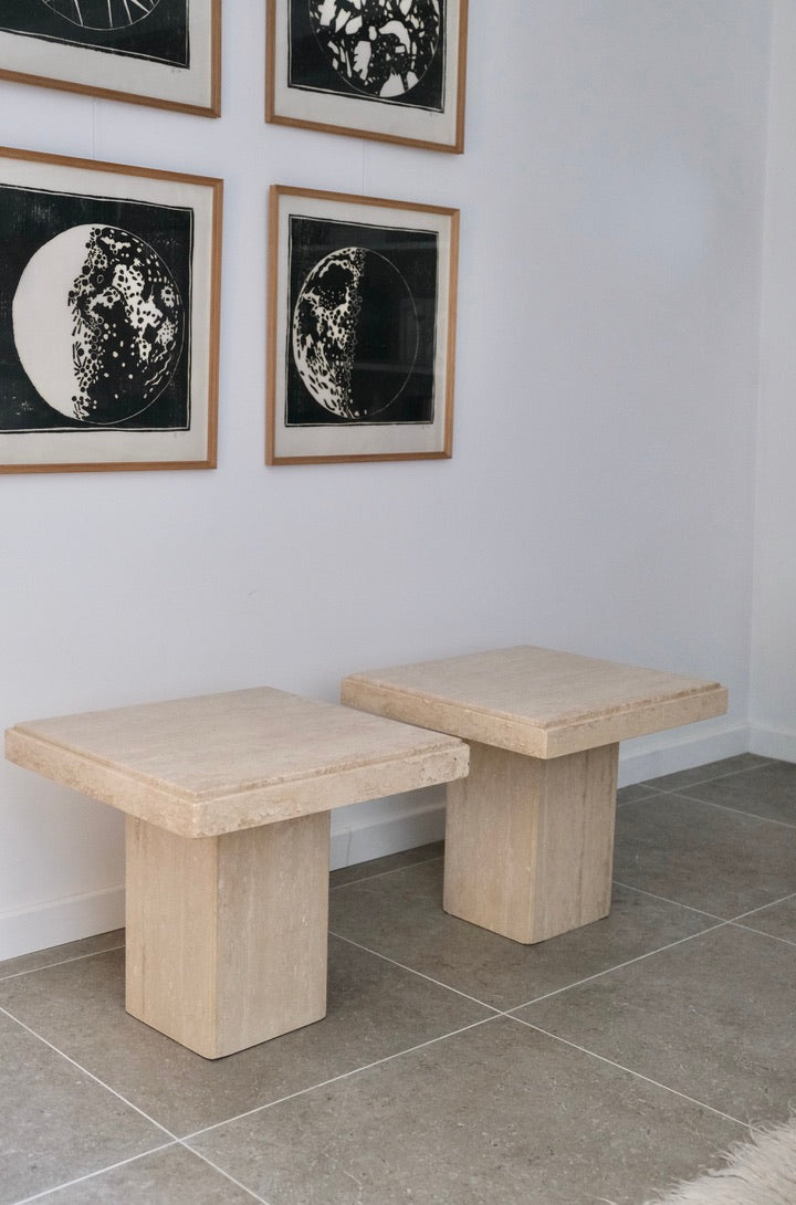Paire de tables en travertin post-modernes
