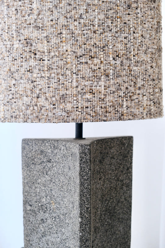 Lampe en pierre granitique - Luminaires - La Nouvelle Galerie