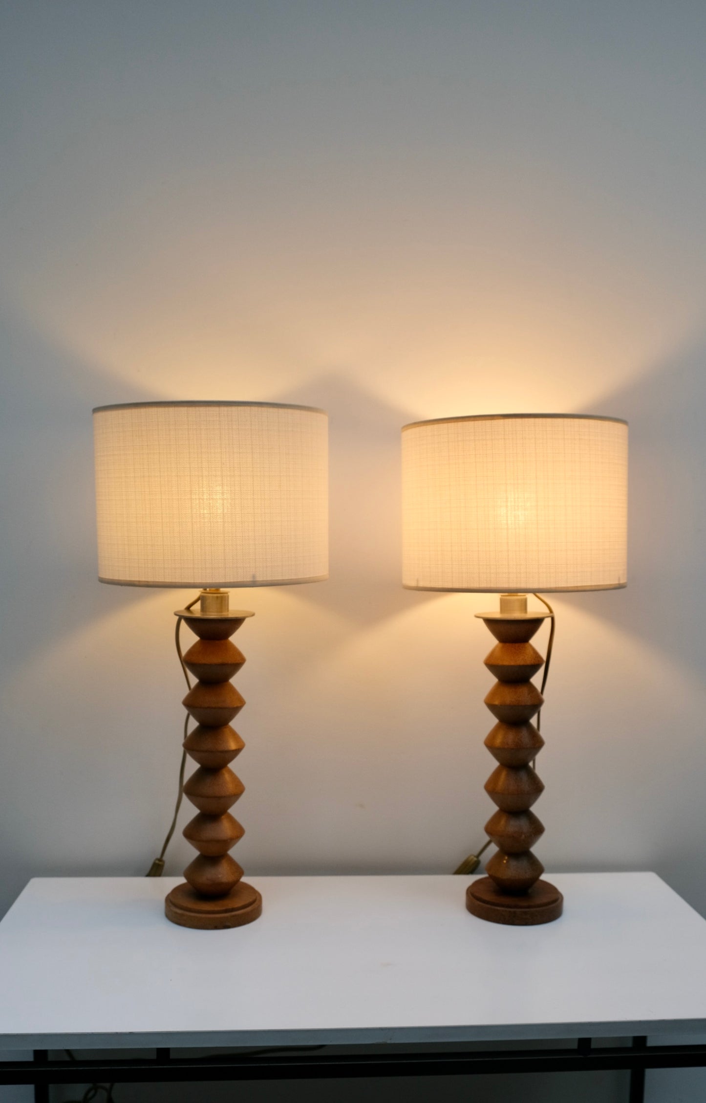 Paire de  lampes totem en bois tourné - Arts décoratifs - La Nouvelle Galerie