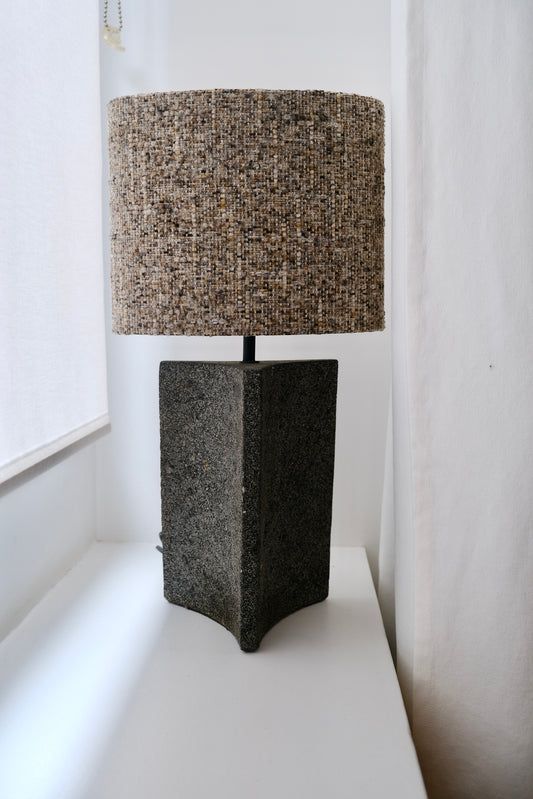 Lampe en pierre granitique - Luminaires - La Nouvelle Galerie