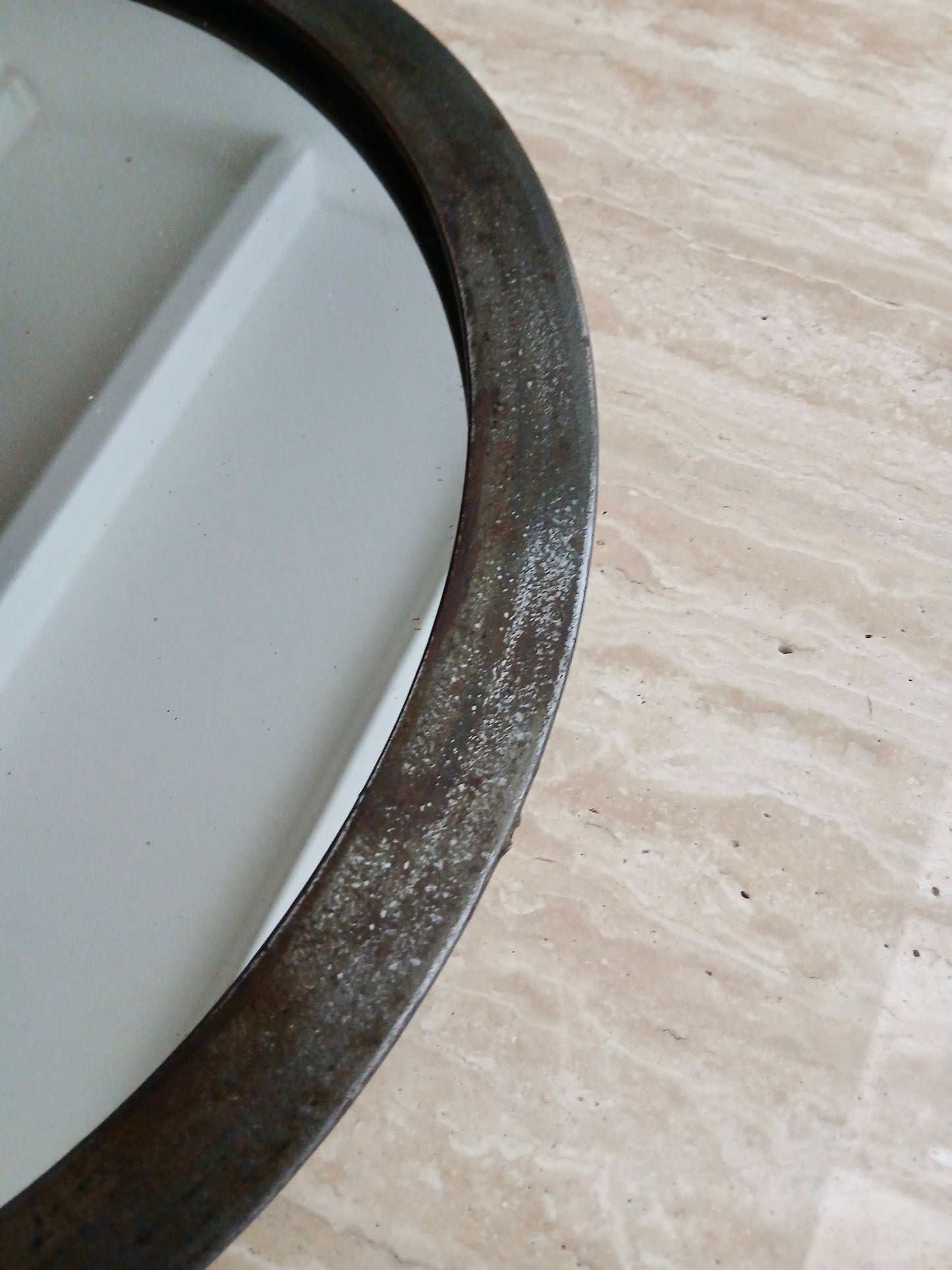 Miroir en fer patiné années 50