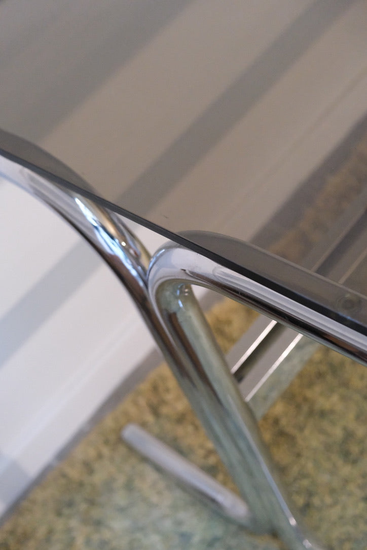 Table à repas en chrome et verre fumé - Tables - La Nouvelle Galerie