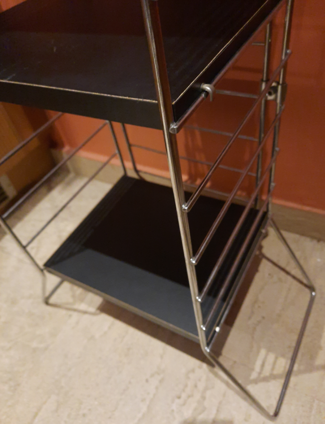 Etagère en métal années 70 - Meubles - La Nouvelle Galerie