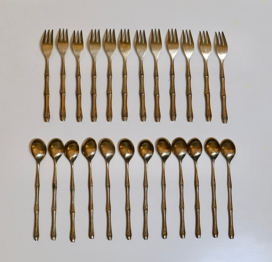 Service de 140 couverts en laiton années 70 - Objets décoratifs - La Nouvelle Galerie