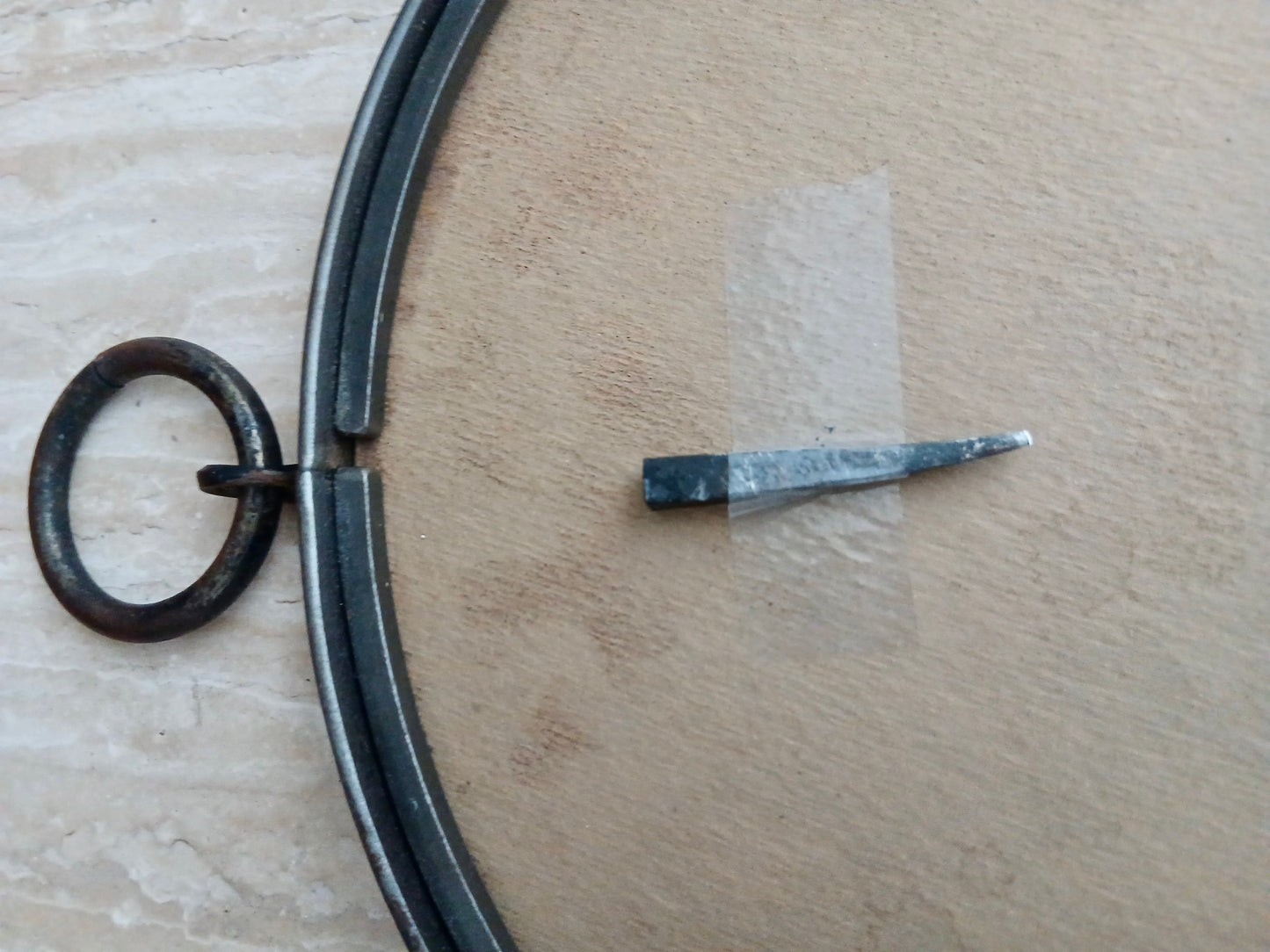 Miroir en fer patiné années 50